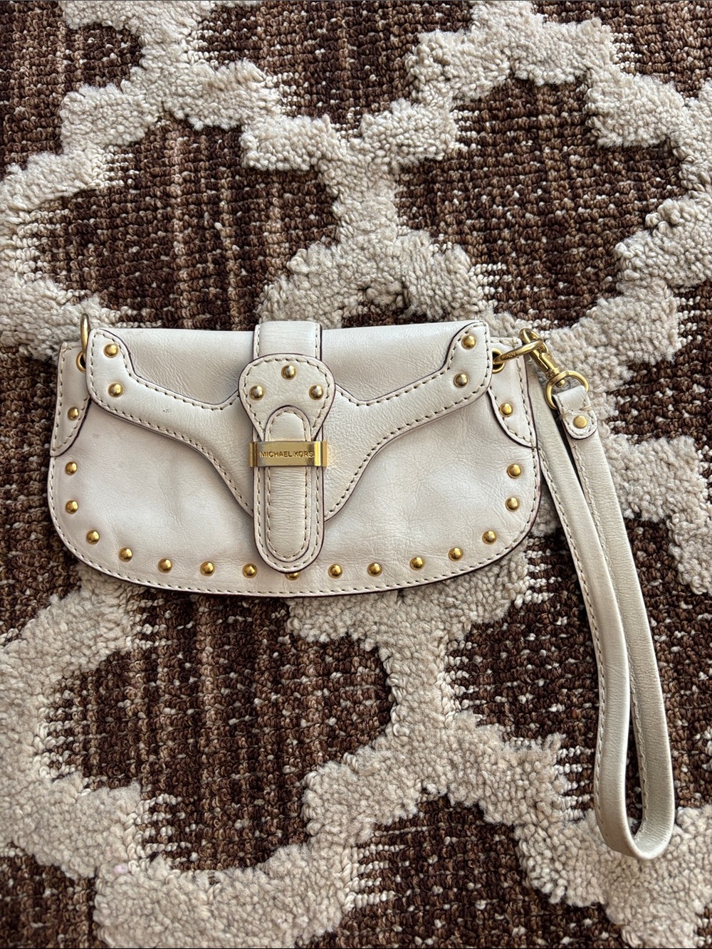 Michael Kors Vanilla Leather Berkley Wristlet Studded Handbag Cellphone Bag - Picture 4 of 15